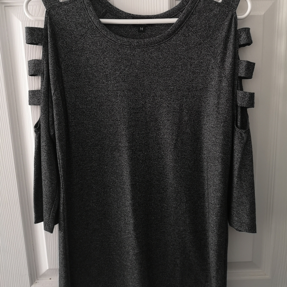 3/4 Sleeve Cut Out Top